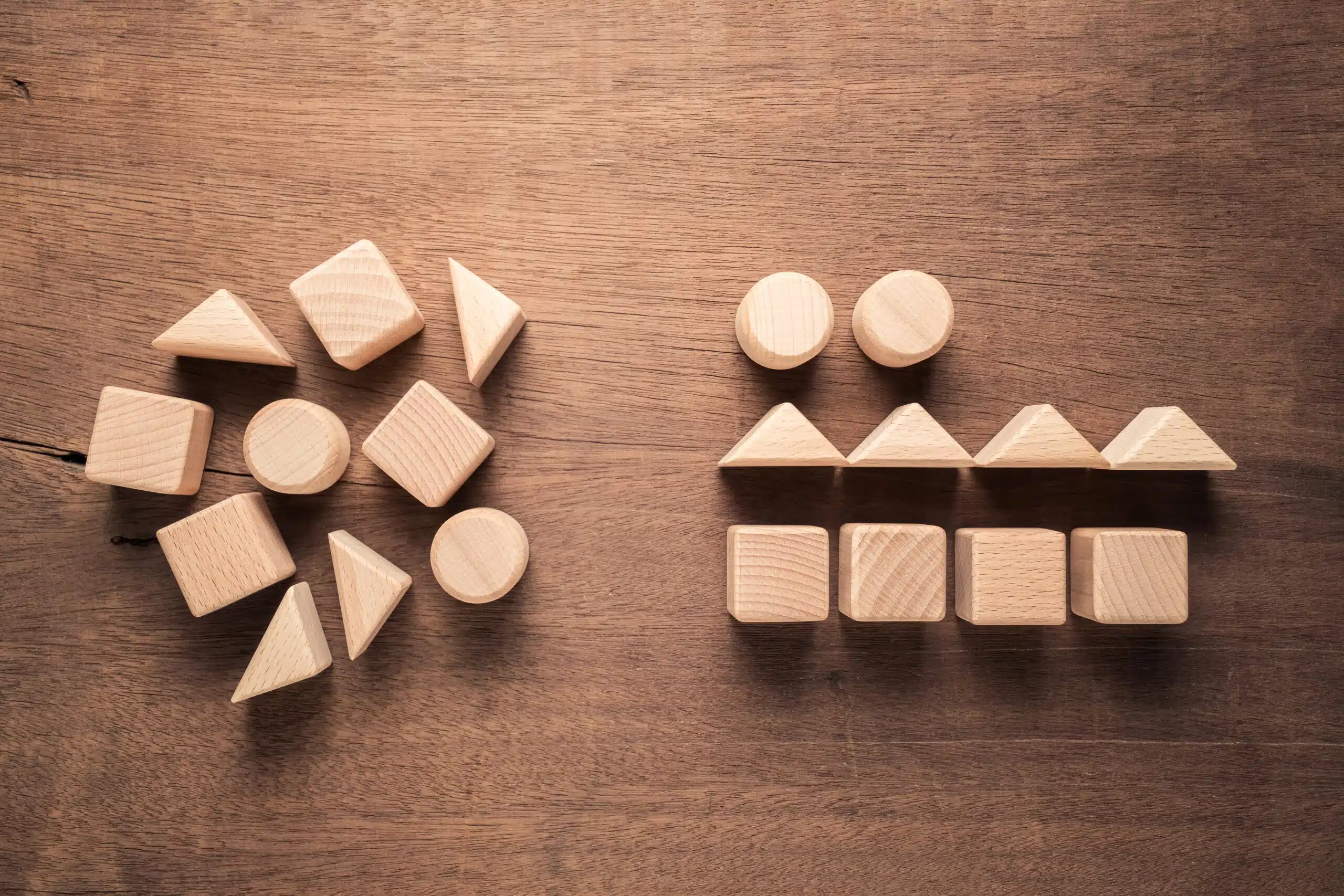 Confused,Geometry,Shape,Of,Wood,Blocks,On,The,Left,Rearrange